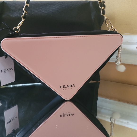 - Prada triangle beauty pouch converted into shoulder bag or cross body - Picture 8 of 14